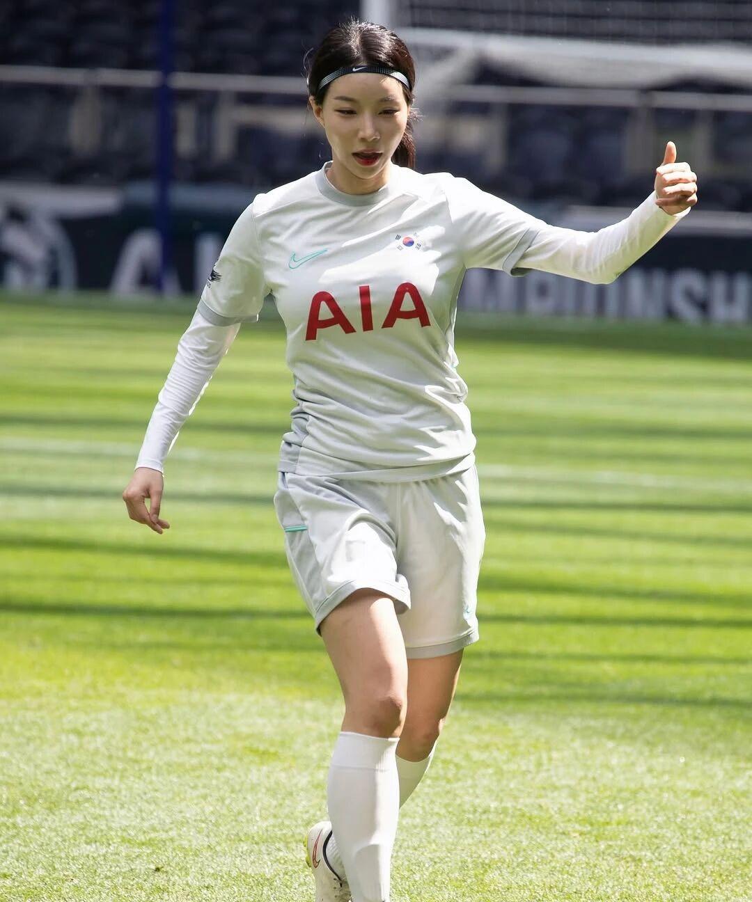 包含离谱！今夜托特纳姆备战亚冠关键时刻那不勒斯调整名单以备英超，埃因霍温围绕德国杯状态回暖的词条